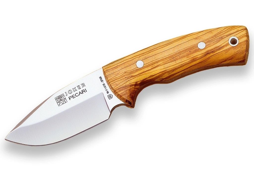 cuchillo-desollador-con-cachas-en-made-8938958.jpg