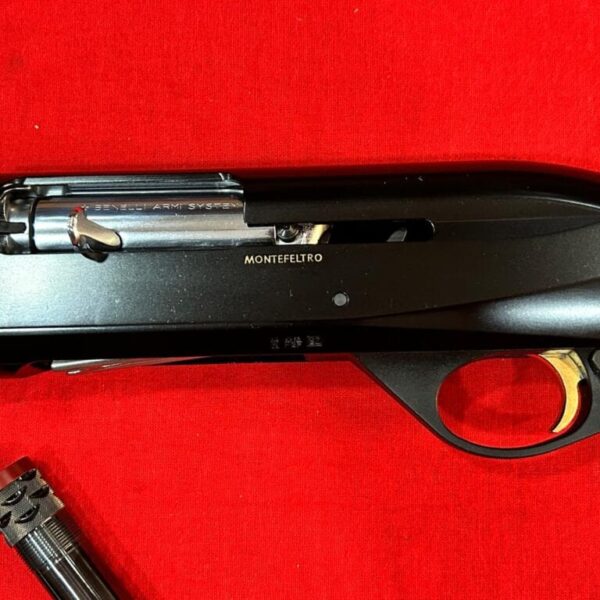 Benelli Montefeltro Esquerda
